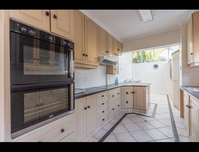 4 BEDROOM TOWNHOUSE FOR SALE IN MUSGRAVE